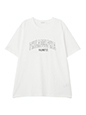 【マルチ機能】カレッジロゴTシャツ | 【2026最旬】涼しさと秋見えを両立!大人女性のリアルな晩夏スタイル|ストライプクラブ